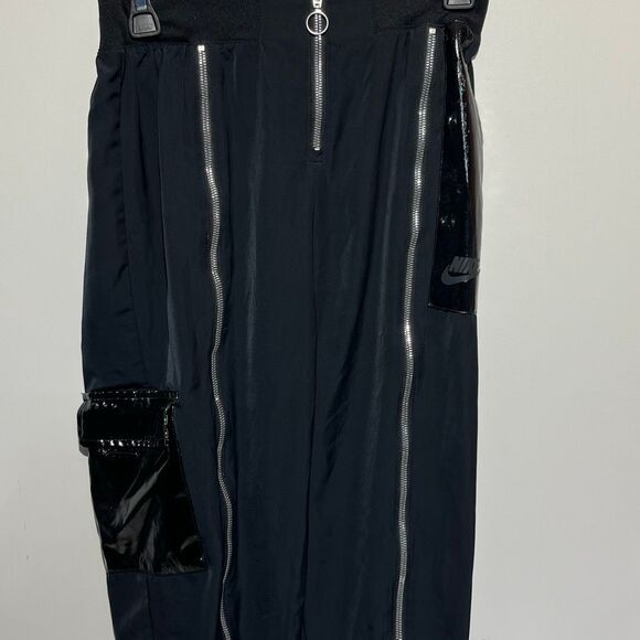 Nike Women's Dark Smoke Gray Sportswear Icon Clash Woven Jogger Pants Small - Picture 1 of 10